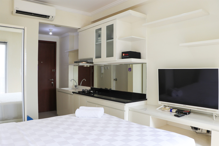 Bedroom 4, Homey and Nice Studio at Signature Park Grande Apartment By Travelio, East Jakarta