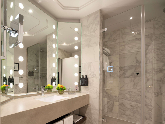 Bathroom 7