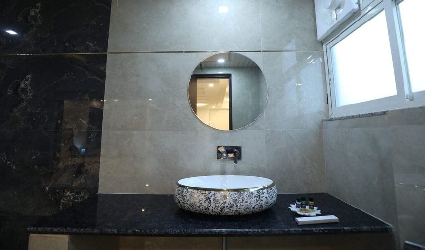 Bathroom 3, Arryaa Inn, Udaipur