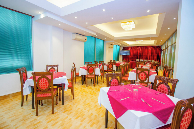 Food & Drinks 5, Laurel Lakefront Hotel, Dhaka