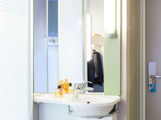 Bathroom 17