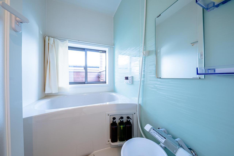 Bathroom 2, Furaku-Cat, Fujikawaguchiko