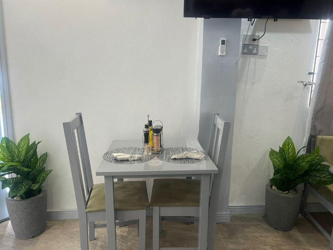 Dining 5, Quaint Studio Apartment in Soufriere From Claviers