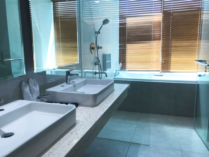 Bathroom 20