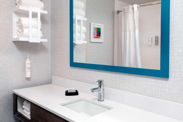 Bathroom 10