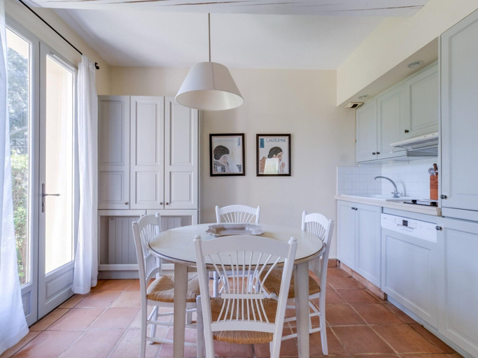 Private kitchen 5, Apartment in La Motte Near Golf Course, Var
