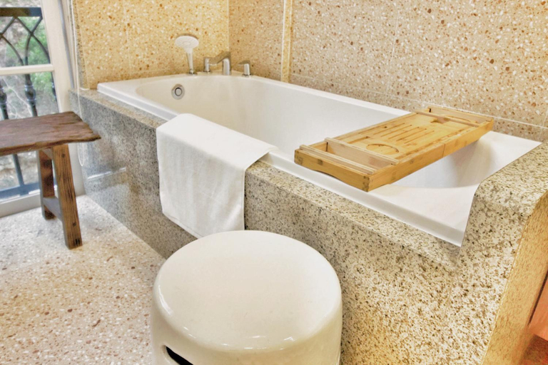 Bathroom 2, Aurora Phu Quoc Hotel & Cafe, Phú Quốc
