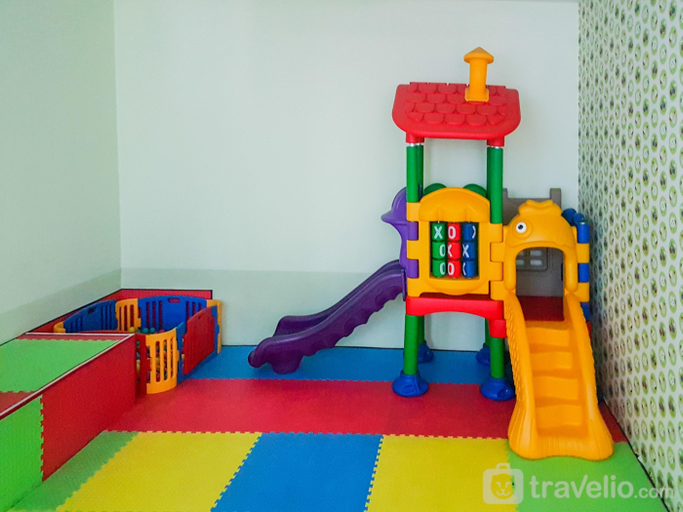 Family & Kids, Cozy Studio at Brooklyn Alam Sutera Apartment By Travelio, Tangerang