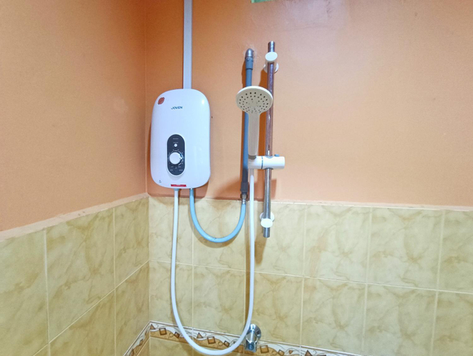 Bathroom 5, Chalet Yunie, Marang