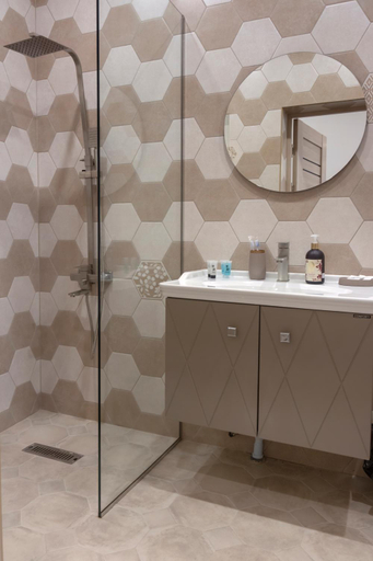 Bathroom 3, Parvana Guest House