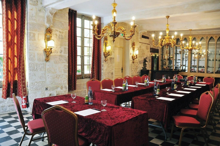 Food & Drinks 3, Palais du Papes, Vaucluse