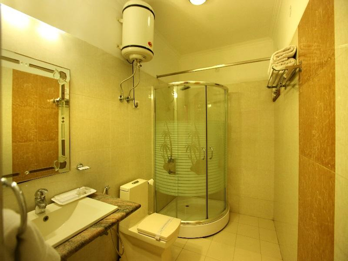 Bathroom 10