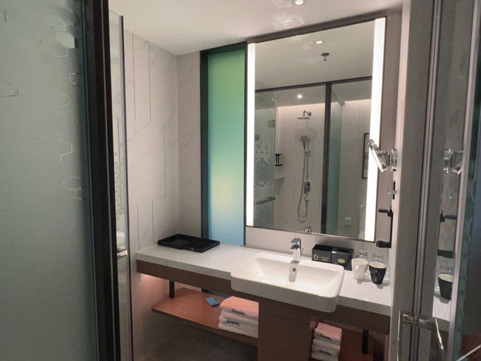Bathroom 5, Hampton by Hilton Guangzhou Wenchong, Guangzhou