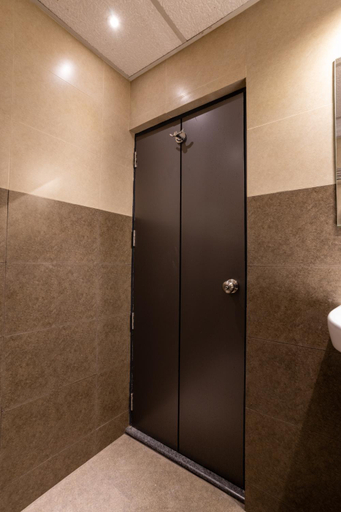 Others 5, Meridian by Daan, Thiruvananthapuram