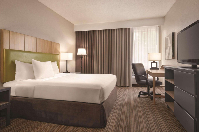 Bedroom 3, Country Inn & Suites by Radisson, Eagan, MN, Dakota