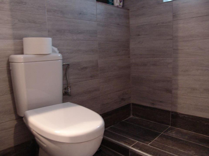 Bathroom 2, Ilio Socrates, East Macedonia and Thrace