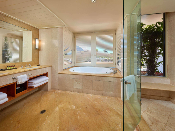 Bathroom 25