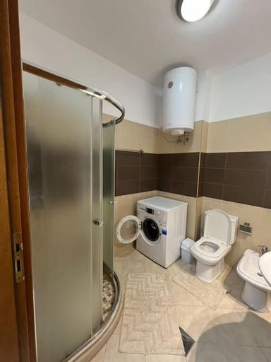 2, Home Sweet Home, Elbasanit