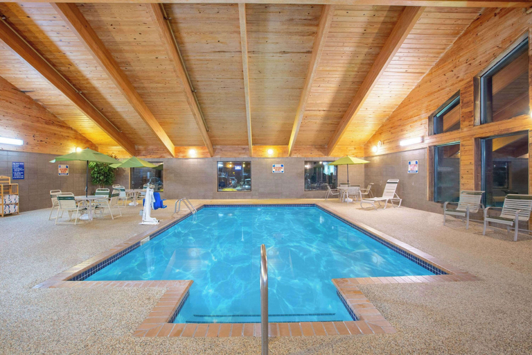 Sport & Beauty 5, AmericInn by Wyndham Clear Lake, Cerro Gordo