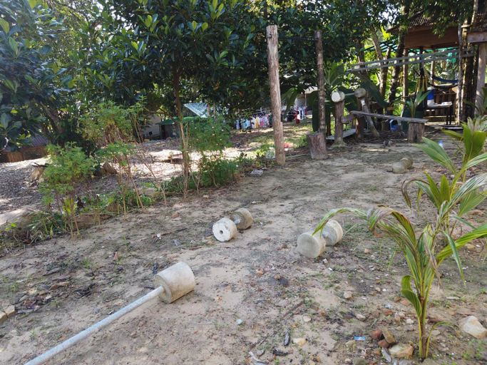 Others 5, Fat Monkey, Sihanoukville