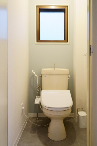 Bathroom 3, Liaison Court Universal Gateway, Osaka