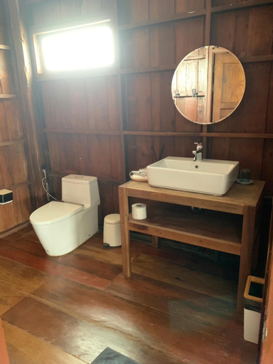 Bathroom 11