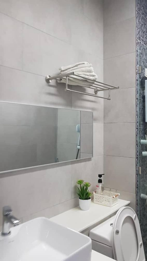 Bathroom 3, Premium SeaView Studio@The Shore KK C01 NO WASHER, Kota Kinabalu