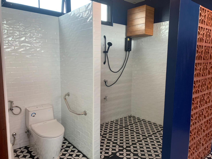Bathroom 4