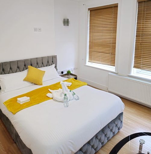 5, The Private Rooms in Paddington, London
