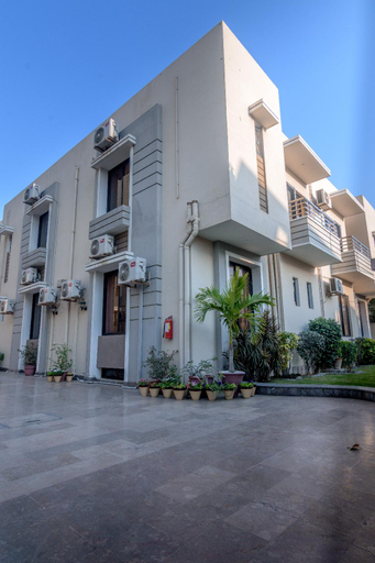 Others 3, LOKAL Rooms x Shahrah-e-Faisal (PECHS), Karachi