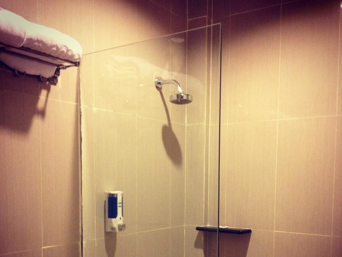 Bathroom 4