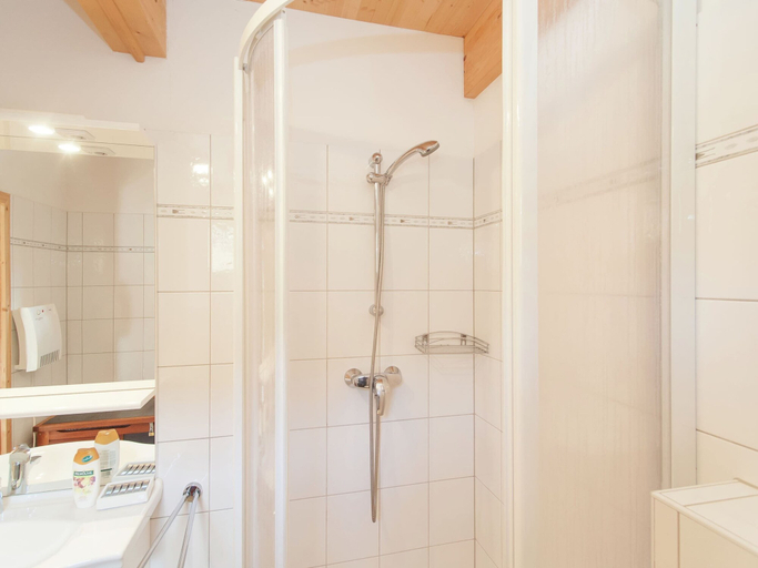 Bathroom 3, Inviting Chalet With Terrace, Murau
