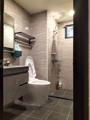 Bathroom 11