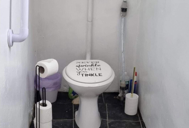 Bathroom, Glamping Cabin - Great for Hikers - Breakfast Inc!, Dorset