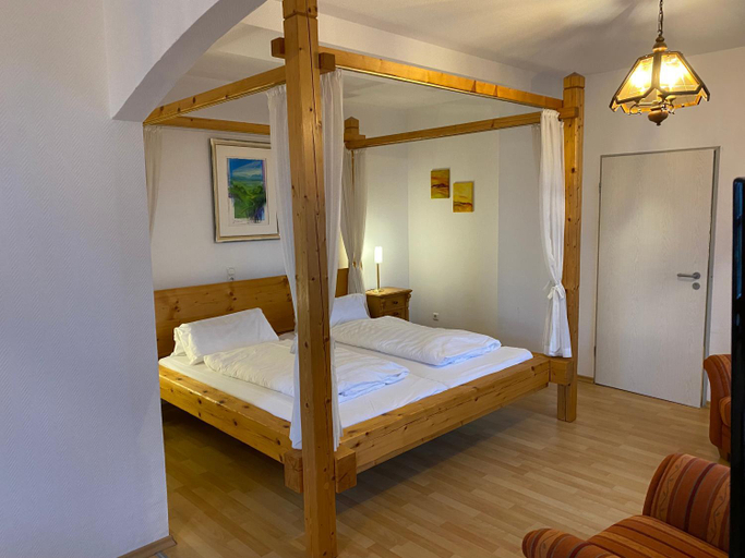 Bedroom 2, Schlossschanke Friedenfels, Tirschenreuth