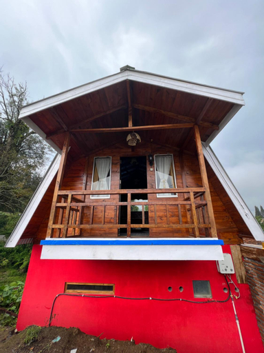 Exterior 3