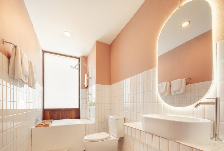 Bathroom 10
