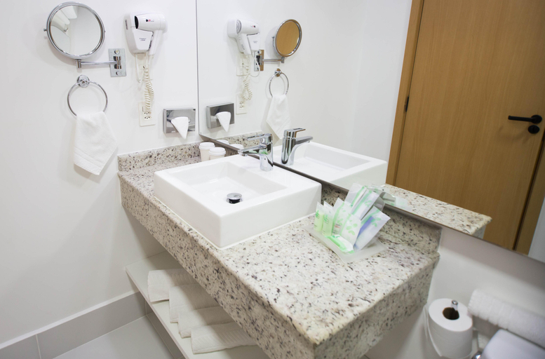Bathroom 15