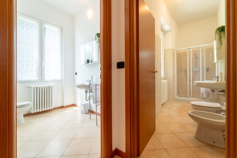 Bathroom 4, Bright and Cozy in Menaggio by Wonderful Italy, Como