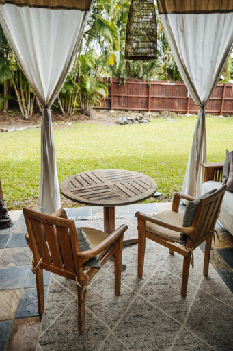 Others 4, The Bamboo House, Hawaii