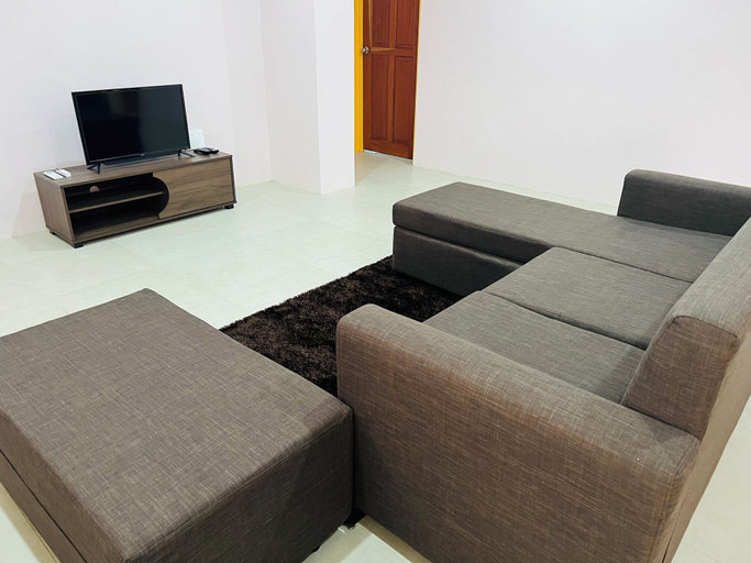 Others 5, Ox Apartment