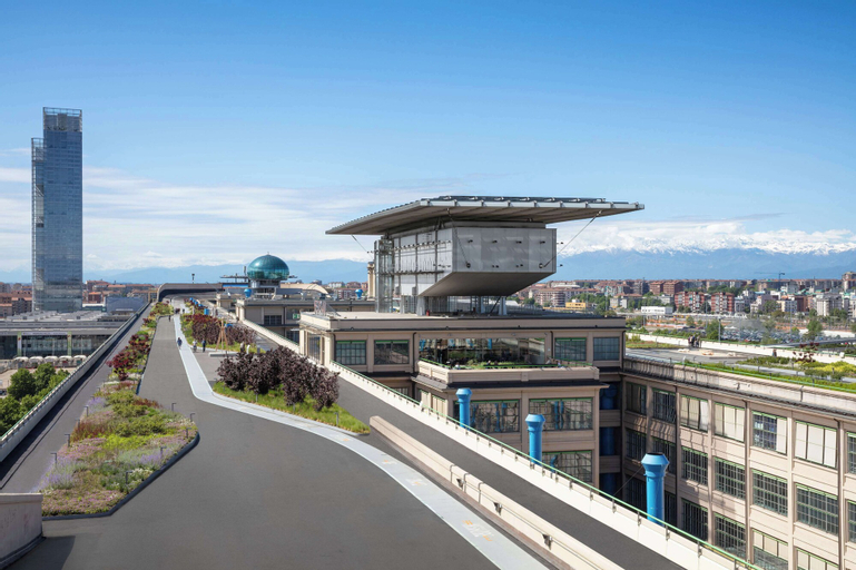 Exterior & Views 15