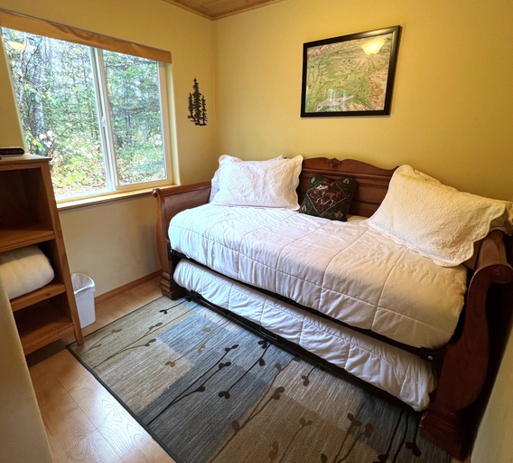 Bedroom 2, Alaska Adventure Unlimited Chalets, Matanuska-Susitna