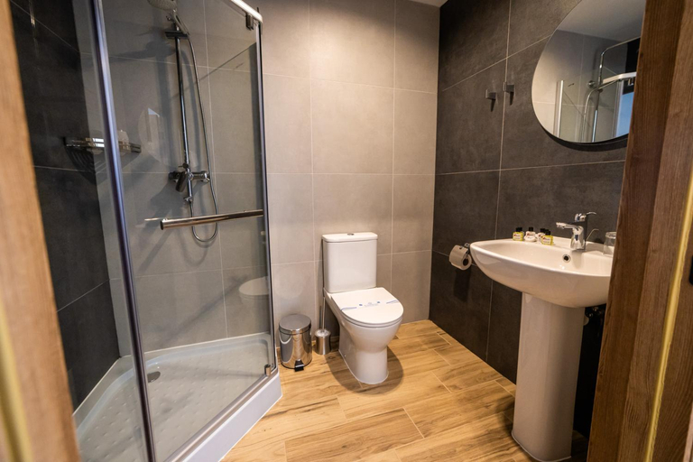 Bathroom 2, A presto, Vinnyts'kyi