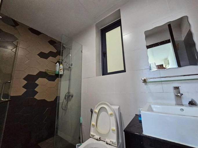 Others 4, Lovely Vivacity Jazz Suite 2 Cozy Condo 2 Card LV6, Kuching