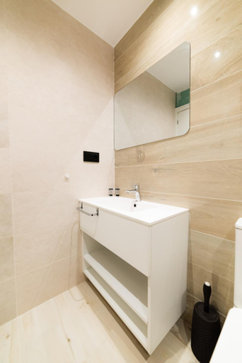 Bathroom 2, ESTRELA DO CAMINO, Lugo