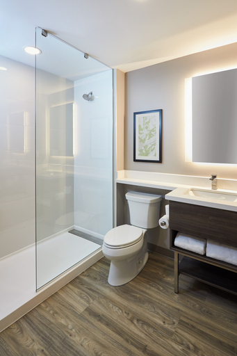 Bathroom 4, TownePlace Suites by Marriott Hamilton, Hamilton