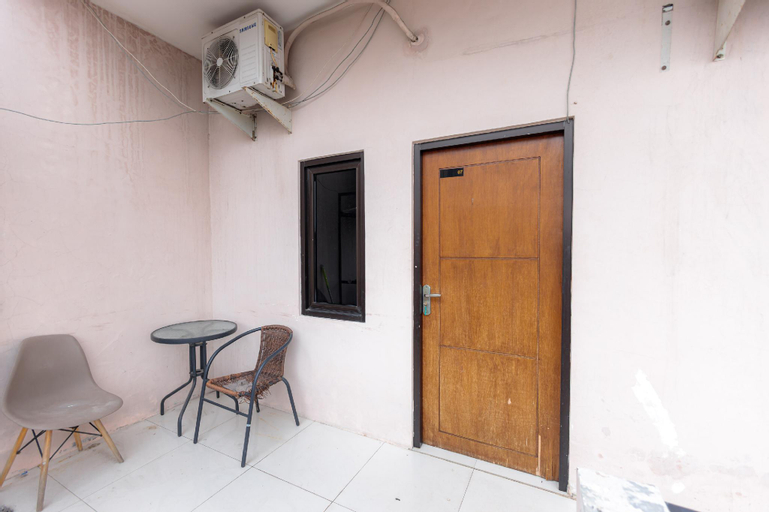 RedDoorz @ Osuko Residence Sukomanunggal Jaya, Surabaya