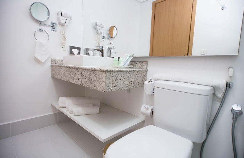 Bathroom 13