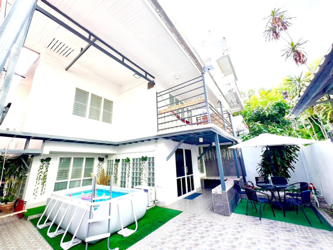 Getaway Villa Bangkok-4 Bedroom, 6 Beds and 5 bath, Huai Kwang